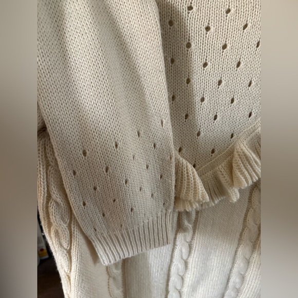 Zara (?) Cream Knit Alpine Sweater w Ruffle Detail S GUC - Picture 4 of 12